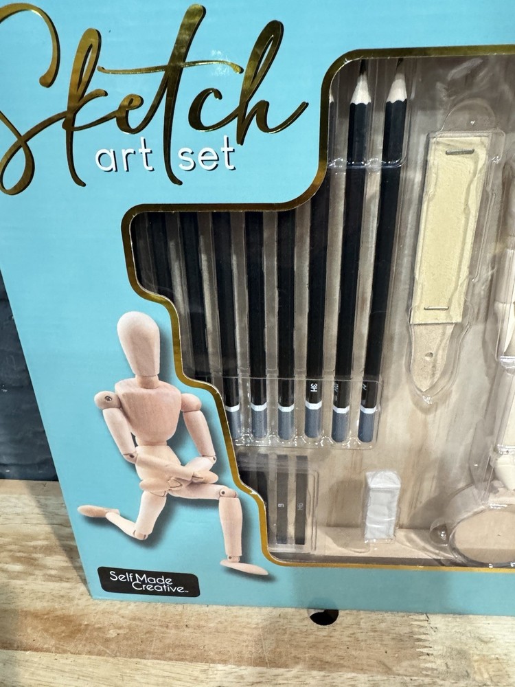 Sketch Art Set With Box Easel 84 Pieces