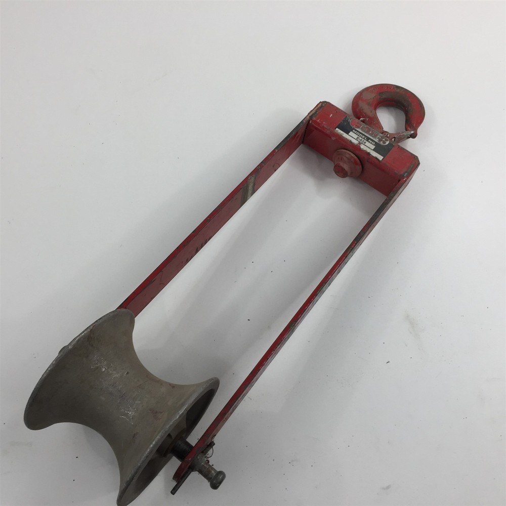 (1) Ensley Tool E-824 Hook Sheave With 6" Sheave
