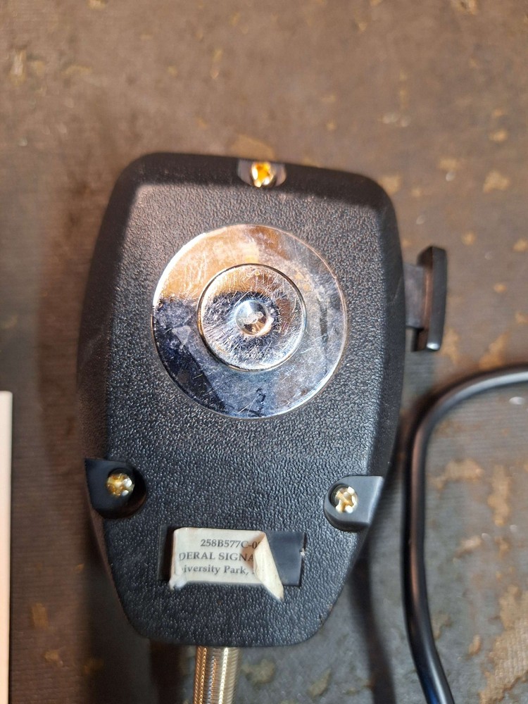 Federal signal microphone 258B577C-0 USED