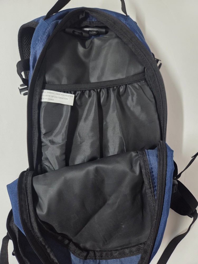 Quest Hydration Backpack, 2 Liter Water Capacity Blue