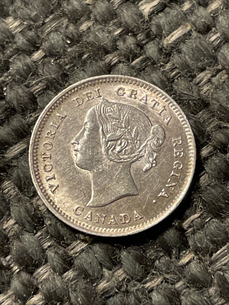 Canada 1900 5 Cent Silver Coin, Better Grade.