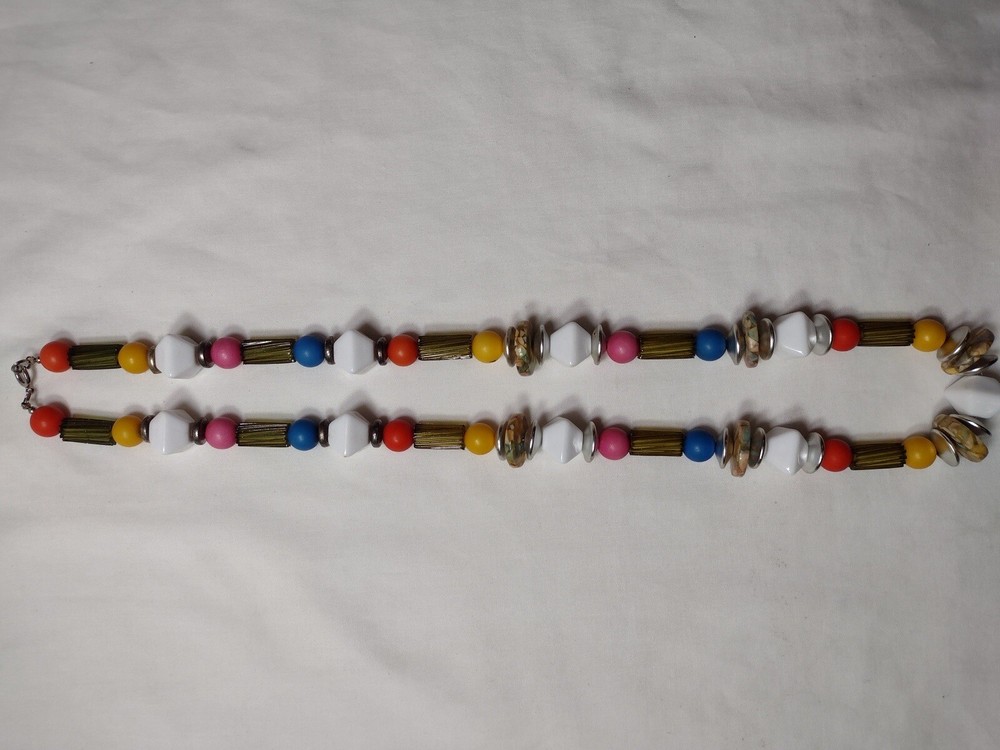 MULTICOLORED AND MULTI SHAPED BEADED NECKLACE