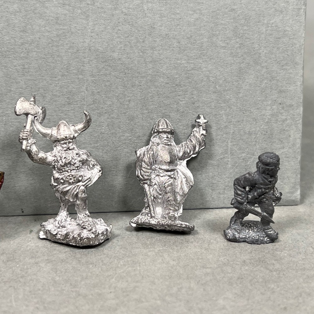 Grenadier 1980 Advanced D & D Figure Set Dungeon Explorers 5001 MISSING TWO +Box