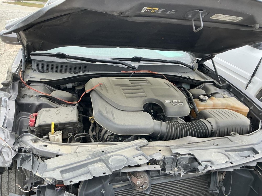 300 2019 Glove Box 5020395