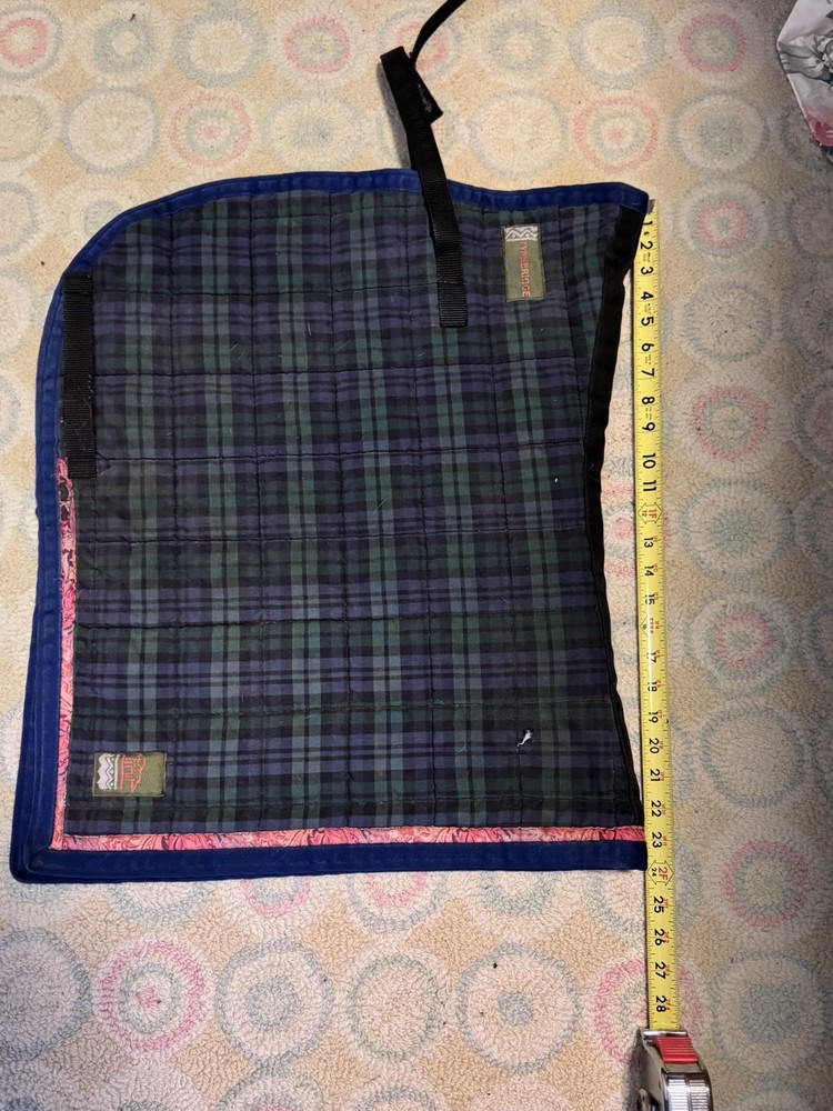 4 saddle pads in this bundle- multiple brands.