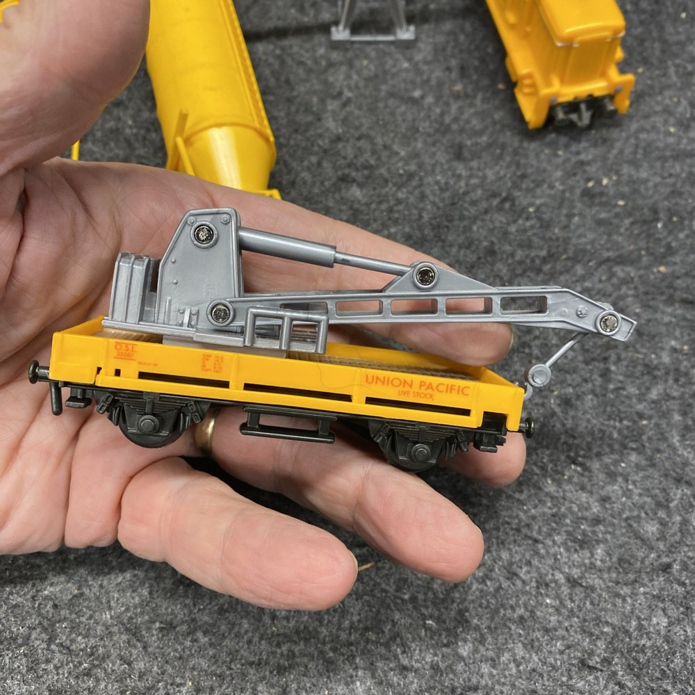 New Ray Construction Set With Train