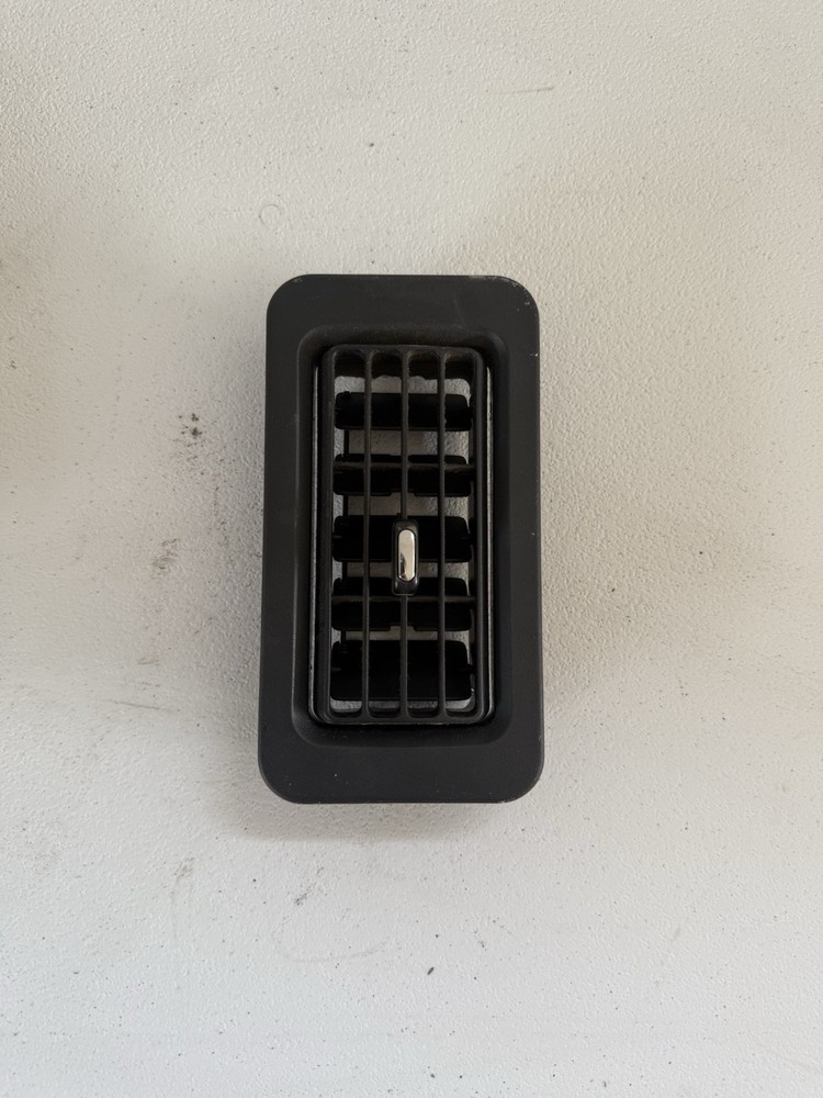 KENWORTH U45-1002 LOUVER-HVAC ASSEMBLY