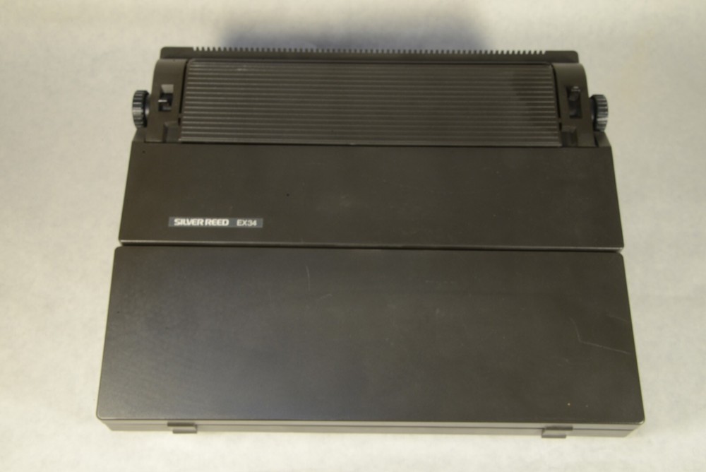 JH1752 Silver Reed EX34 Electric Typewriter