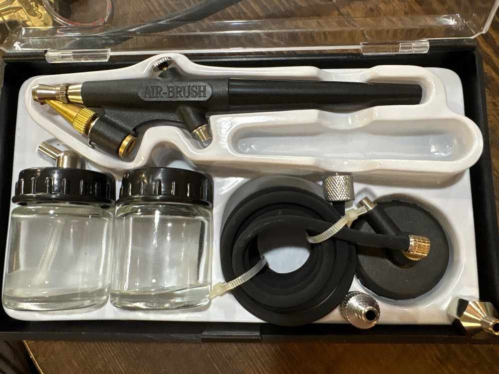 Master Airbrush Model E91 Dual Action Gravity Feed Airbrush