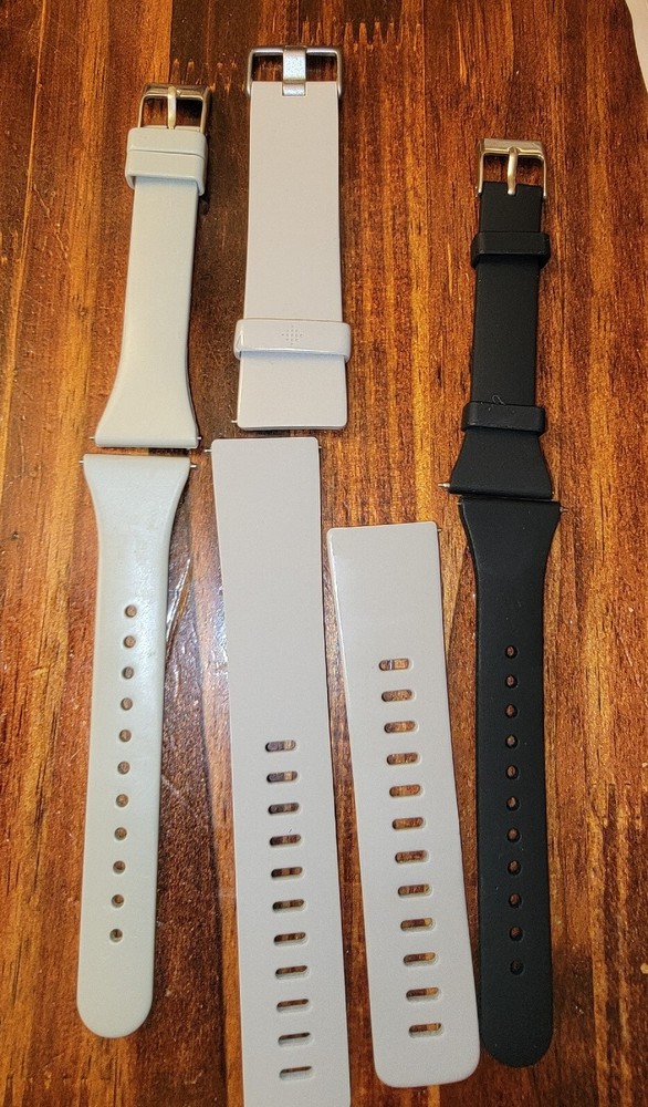 *READ* Fitbit Versa 2 - Black Charger and Extra Band Fasteners Charging Cable