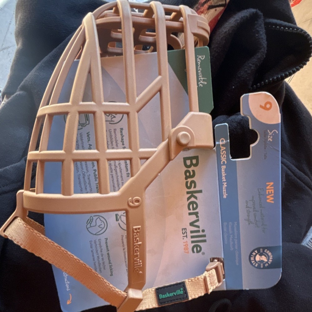 Baskerville Classic Basket Muzzle Size 9 Plastic Nylon Removable Strap