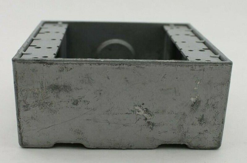 Bell 122-224 2-Gang Outlet Box