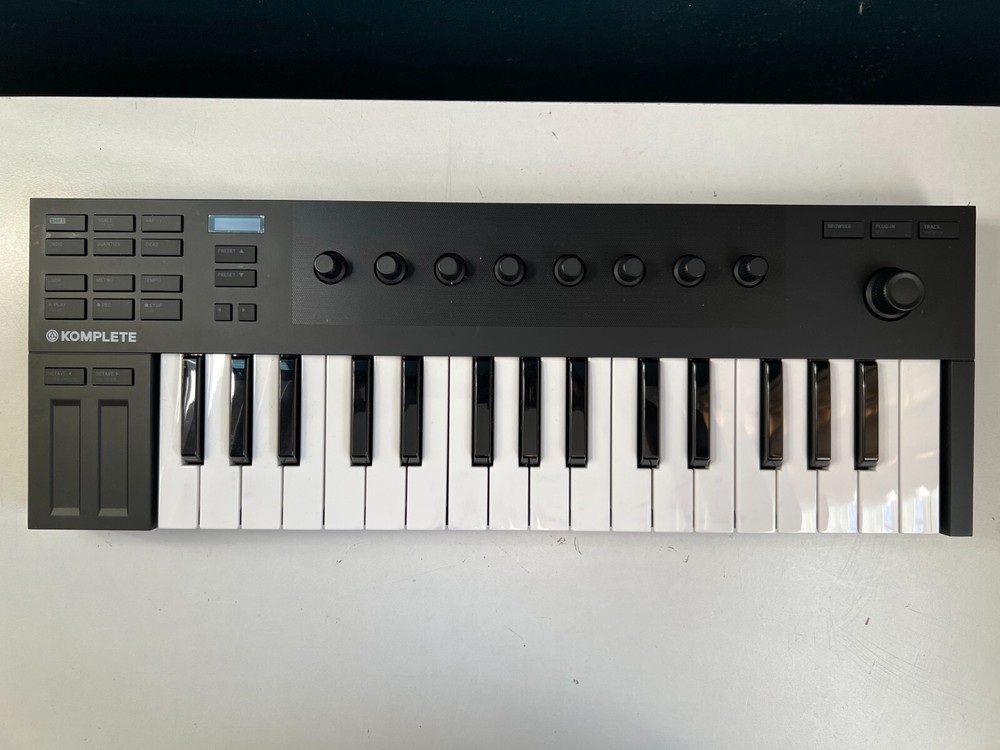 Native Instruments Komplete Kontrol M32 Controller Keyboard + Analog Cases Pulse