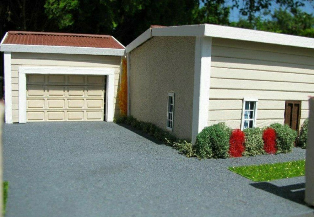 1/64 SCALE SCRATCHBUILT HOUSE DIORAMA BUILT BY ADAM GORMAN!!