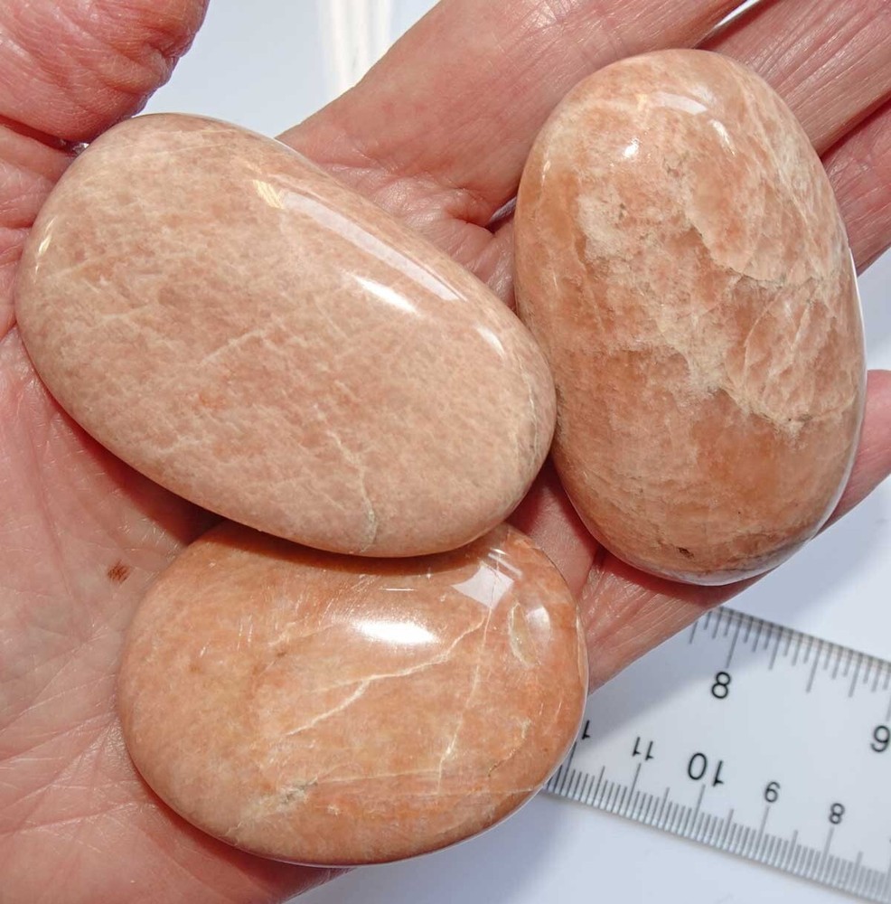 Peach Moonstone Pebbles - Madagascar sc746d