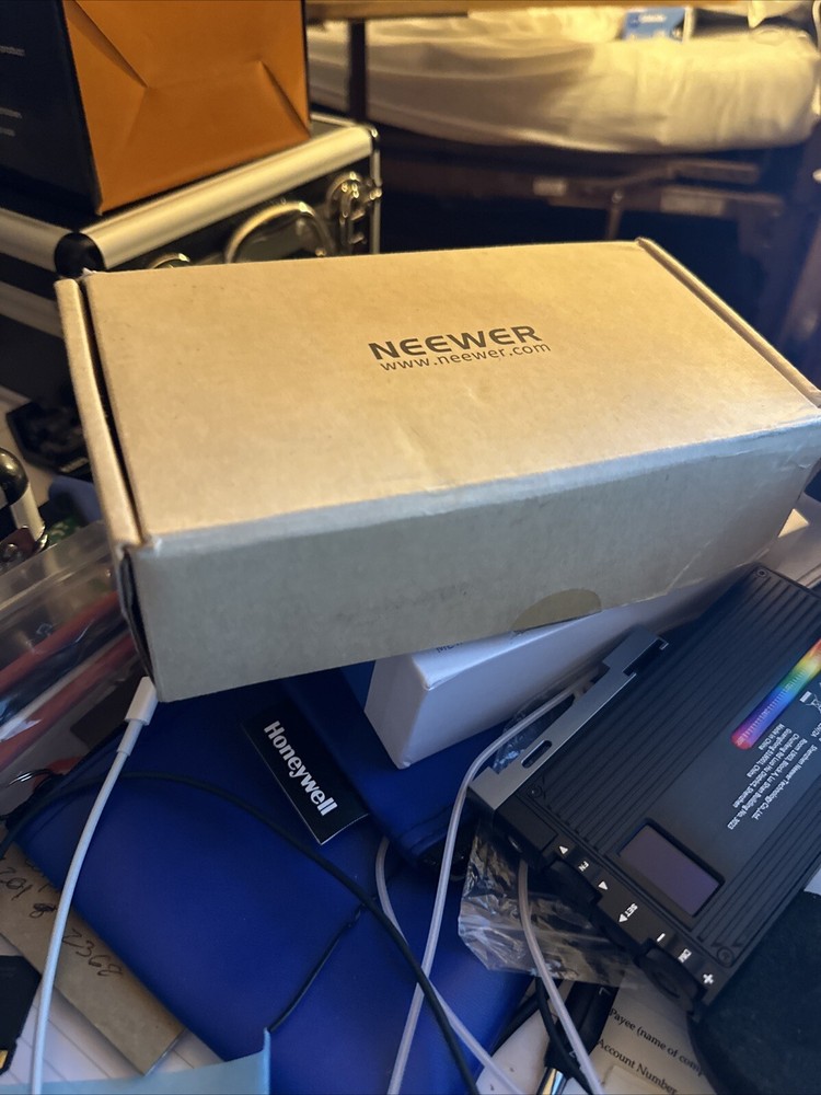 Neewer RGB 176 LED Light