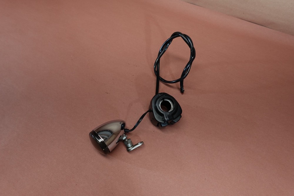 2009-2011 Harley Davidson Rocker C FXCWC Left Control Switch Blinker