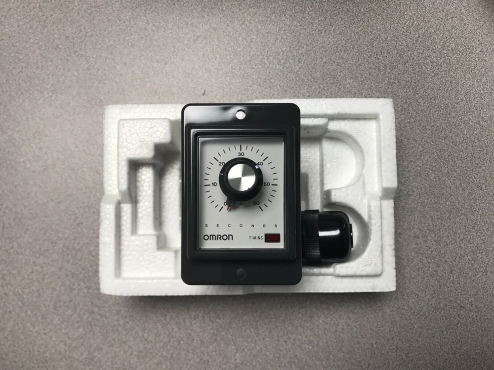 Omron STP-MYD-AC-UA Synchronous Motor Timer