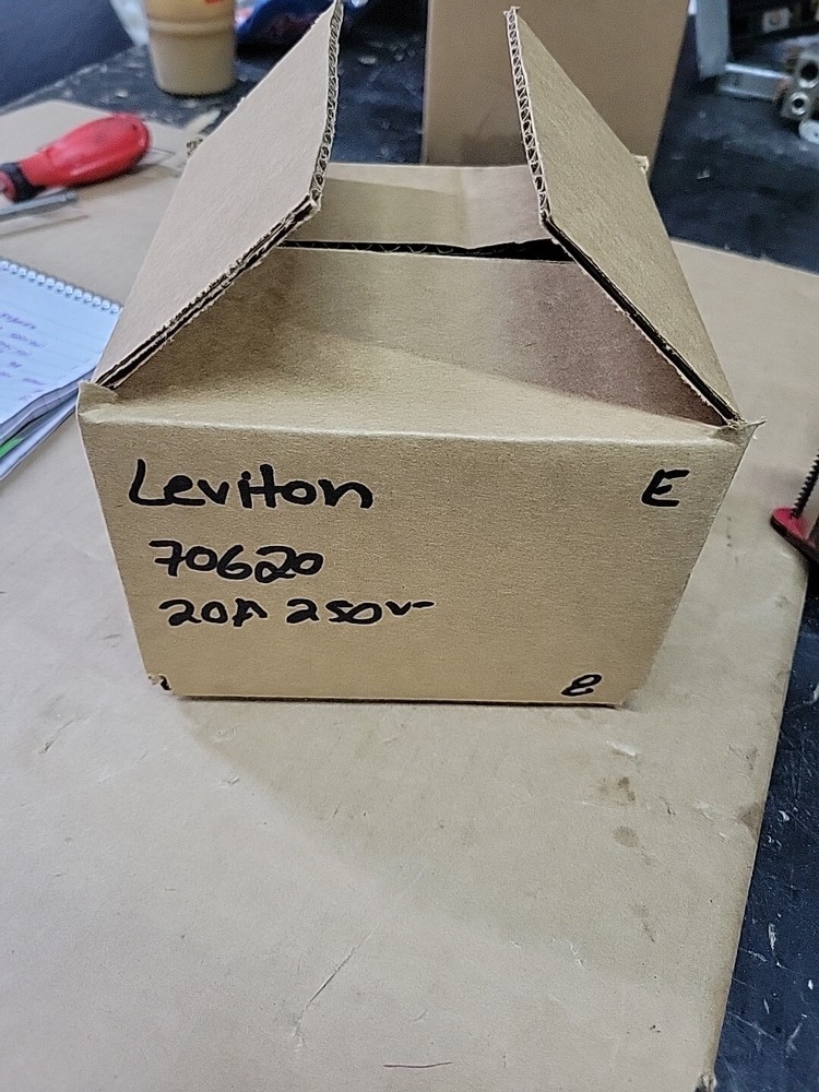 Leviton Single Locking Receptacle 70620 20A 250V