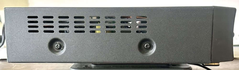 Digital Video Broadcasting DMT1000 Digital Multimedia Satellite Receiver