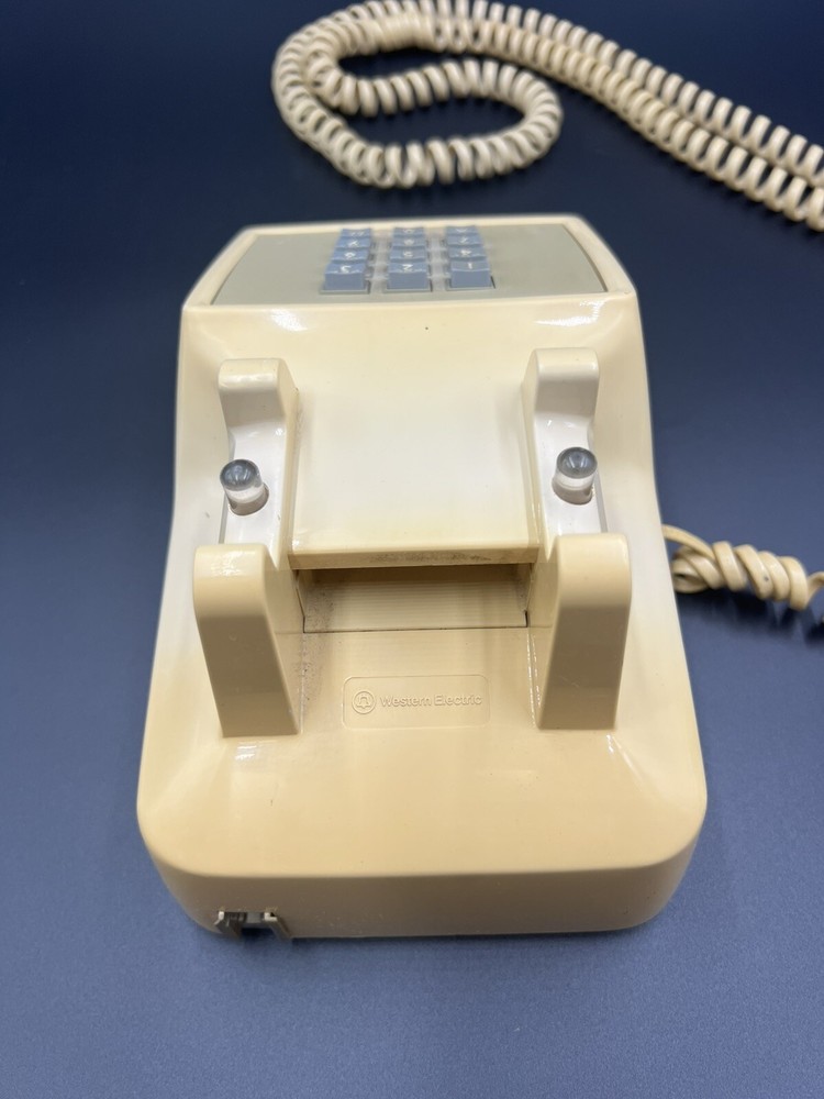 Vintage Beige Bell System 2500D Desk Phone (UNTESTED)