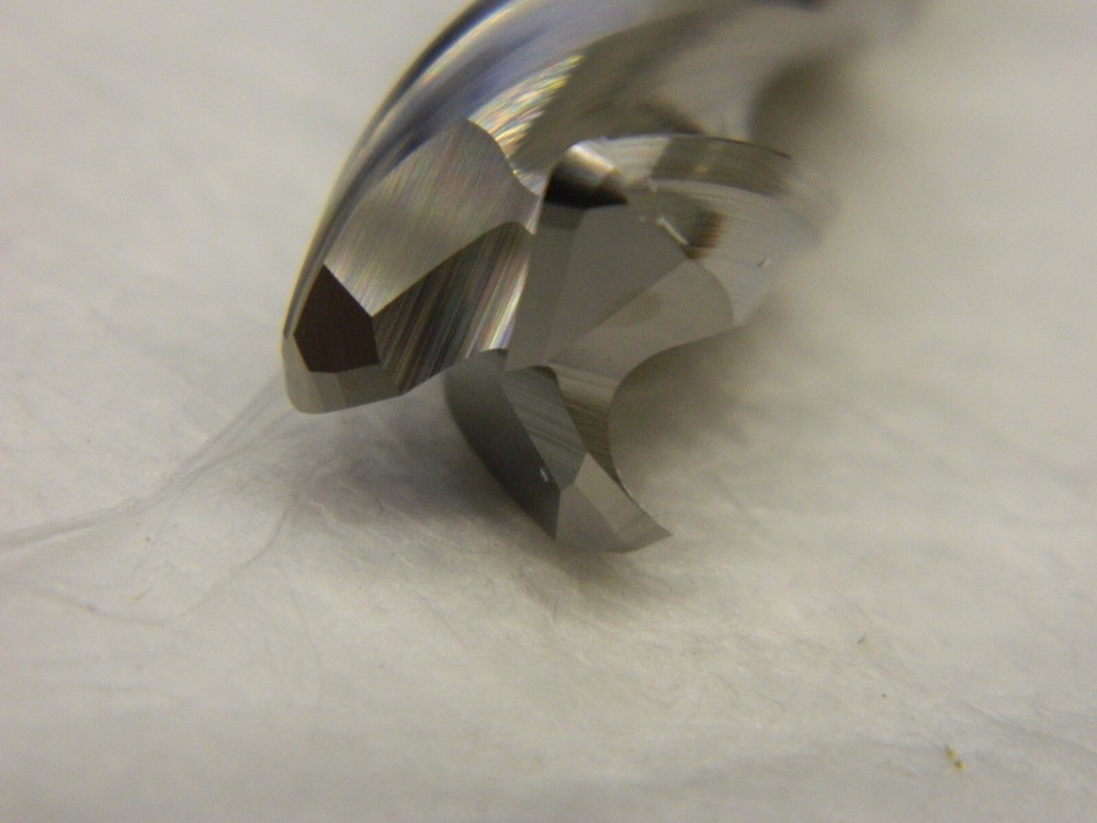 SANDVIK COROMANT 1/2″ Diam 3FL Solid Carbide 0.06″Corner Radius End Mill 8037404