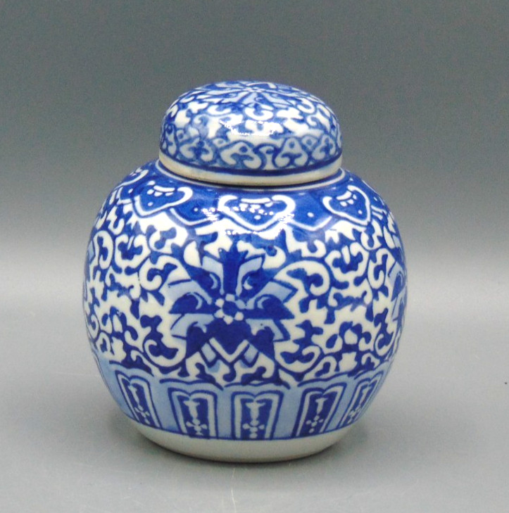 Charming Ceramic Delft Blue Ginger Jar/lid small 4"