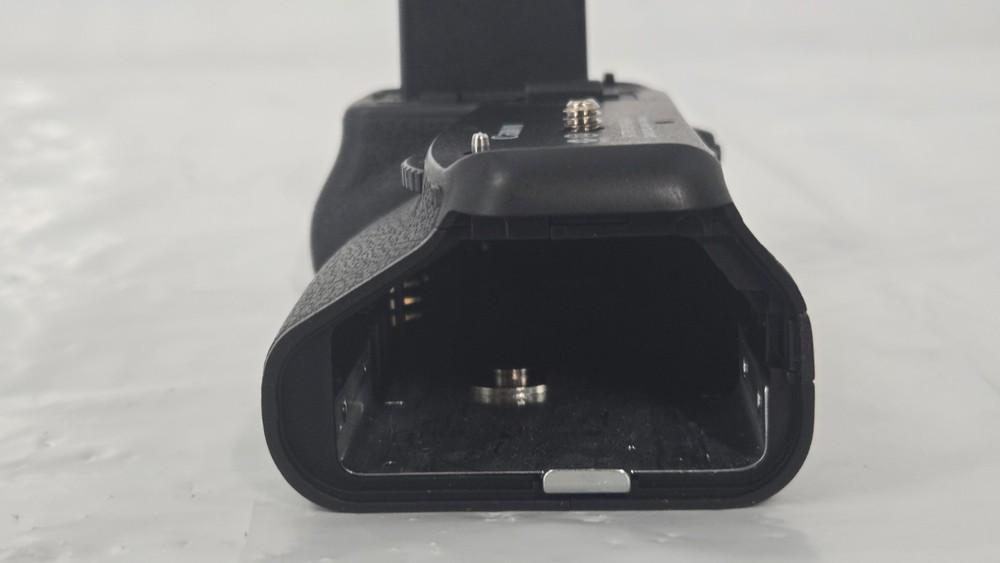 DSTE Battery Grip For Canon EOS 70D 80D Only BG-E14 replacement vg+