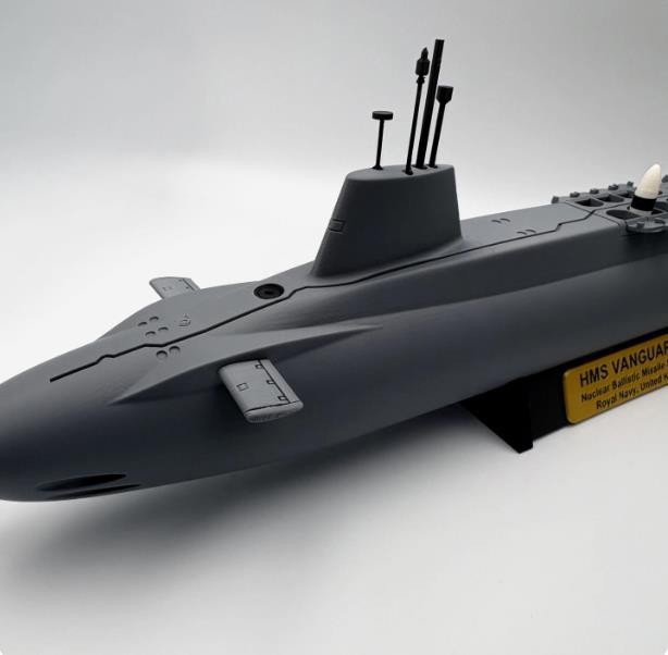 1/300 HMS Vanguard S28 British Trident Armed Vanguard class Submarine Model