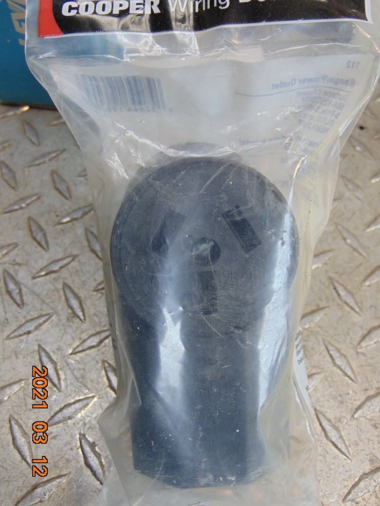 COOPER WIRING 112 RANGE POWER OUTLET SURFACE MOUNT 50A 3-POLE 3-WIRE