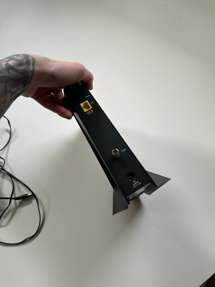 Netgear Black Hawk CM2000 modem