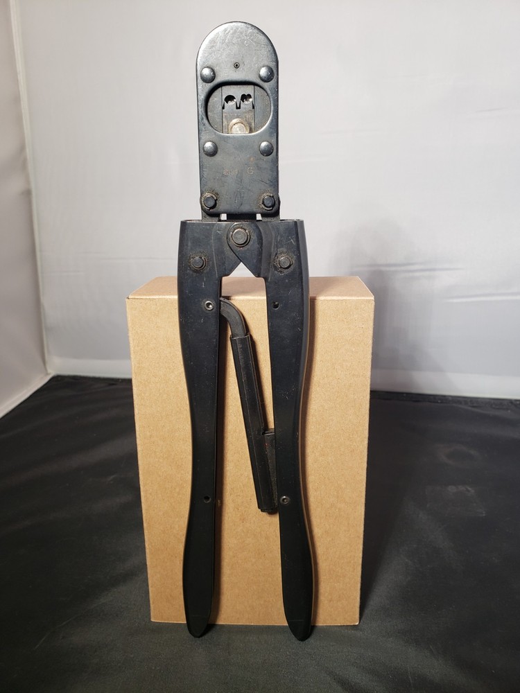 AMP 90011 Hand Crimping Tool Type F