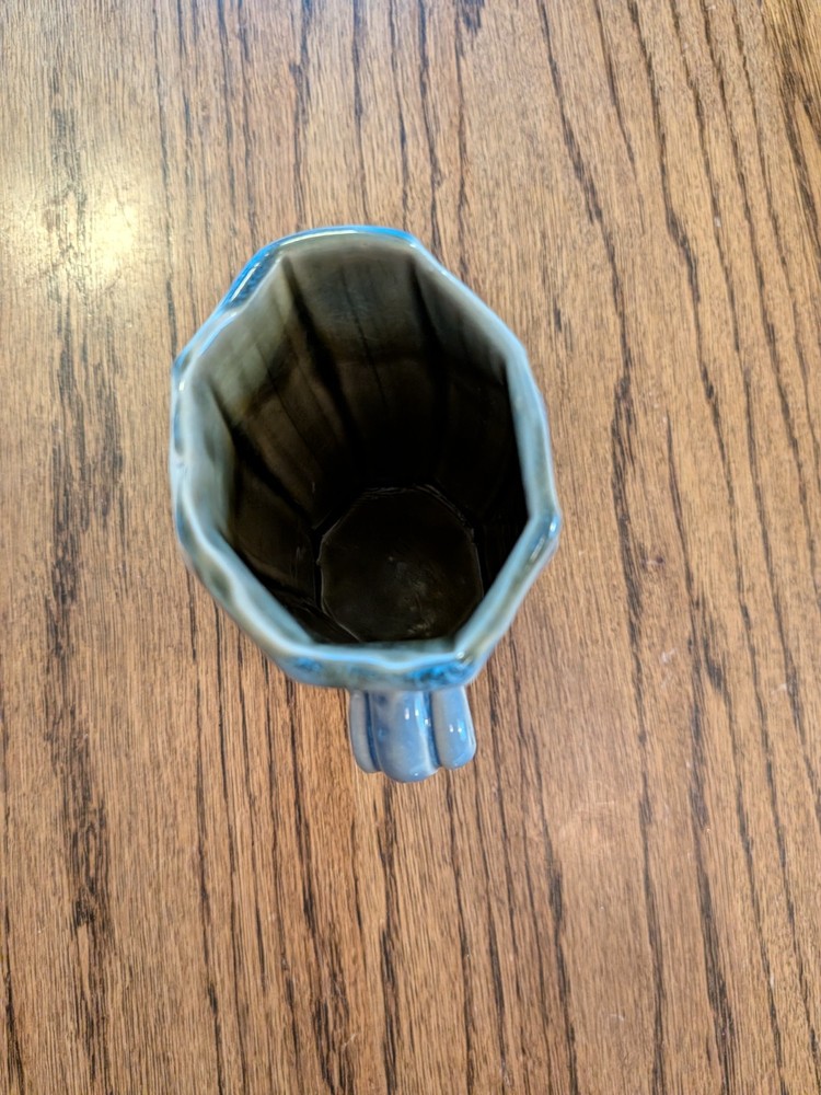 Meya - Small Decorative Pottery Extruded Vase