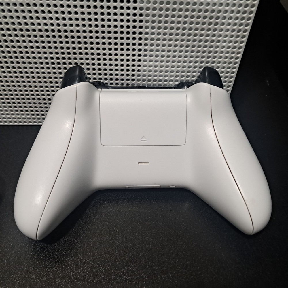 Xbox One S White 1 Console Disc Version & Controller HDR 4K Enhanced Microsoft