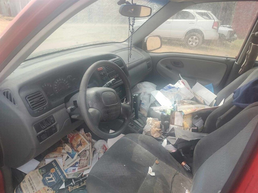 TRACKER 2003 Fuse Box Cabin 6701