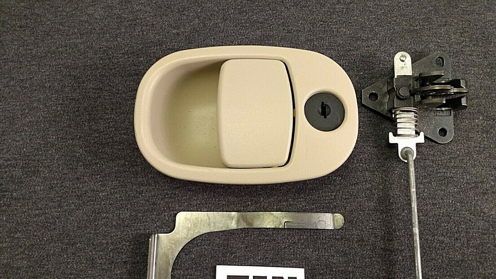02-07 BUICK RENDEZVOUS GLOVE BOX LATCH TAN STORAGE COMPARTMENT HANDLE LOCK OEM