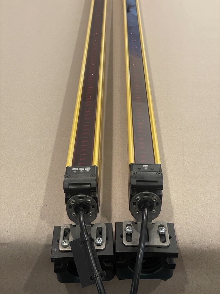 Omron MS4800 MINISAFE Light Curtain Receiver And Transmitter Set