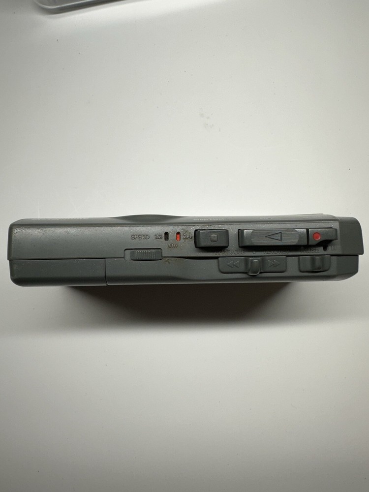 Dictaphone Microcassette Portable Recorder Voice Processor - Model 3223