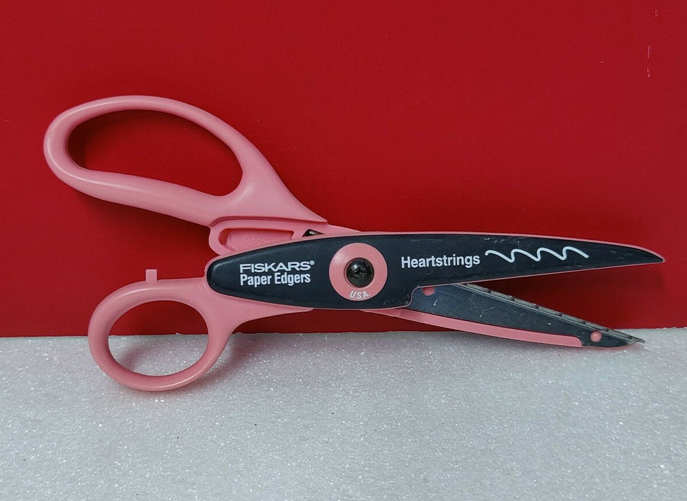 Fiskars Paper Edgers HEARTSTRINGS Scissors Scapbooking Arts & Crafts