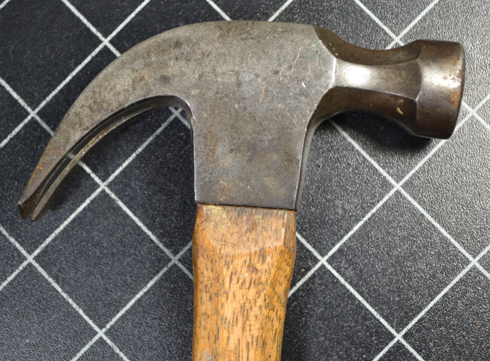 CRAFTSMAN - VANADIUM CLAW HAMMER - ORIGINAL MARKED HANDLE