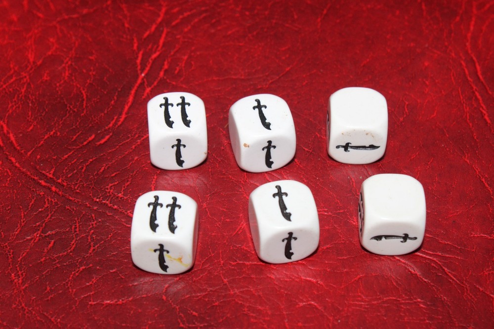 Waddingtons  Dark World RPG Board Game  - Attack Dice x6