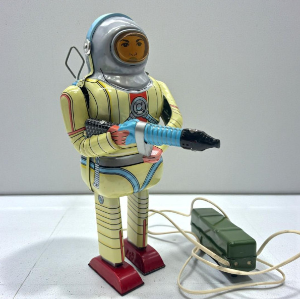 Schylling Space Man Tin Robot Collector Series Limited 2000 Vintage Boxed