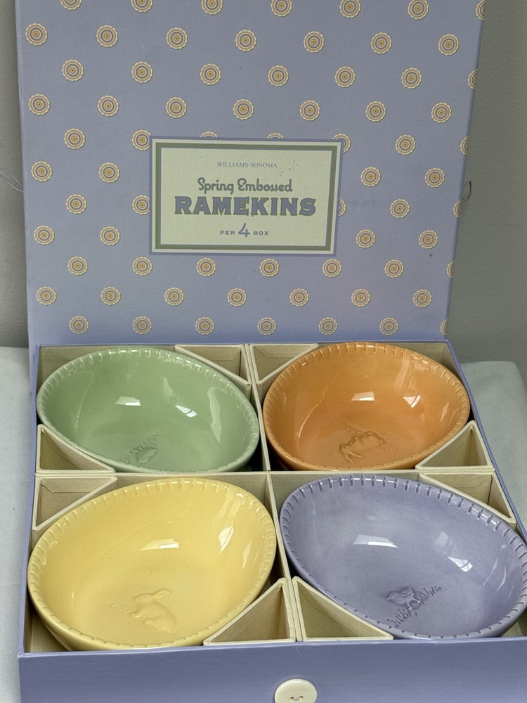 NIB WILLIAMS-SONOMA Set 4 Ramekins Easter Chicks Bunny Embossed Gift Box