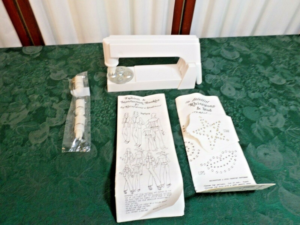 1981 Bedazzler Rhinestone & Stud Setter w/Instructions & Patterns