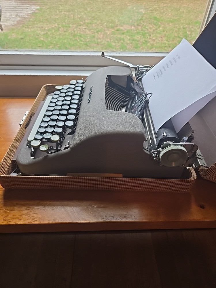 Smith Corona "Tabulator" Typewriter With Case