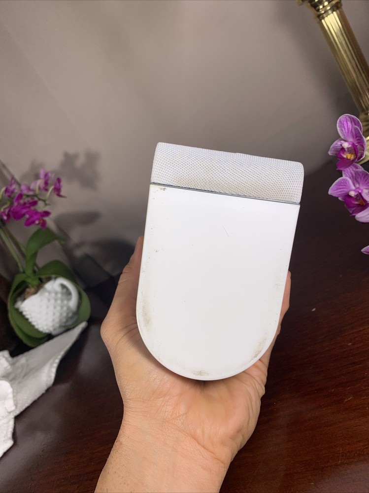 One Bose Lifestyle Acoustimass Double Cube Speaker