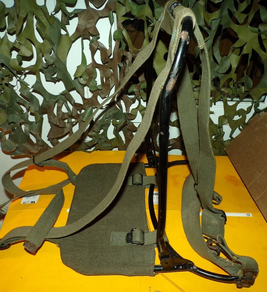 FOLDABLE BACK LOAD HOLDER CARRYING WRENCH, METAL WITH STRAPS, PERMETTA