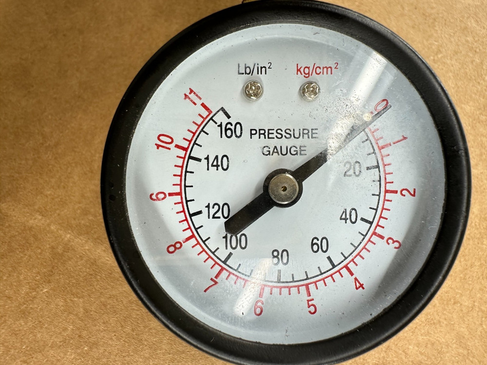 AIR PRESSURE REGULATOR WITH GAUGE