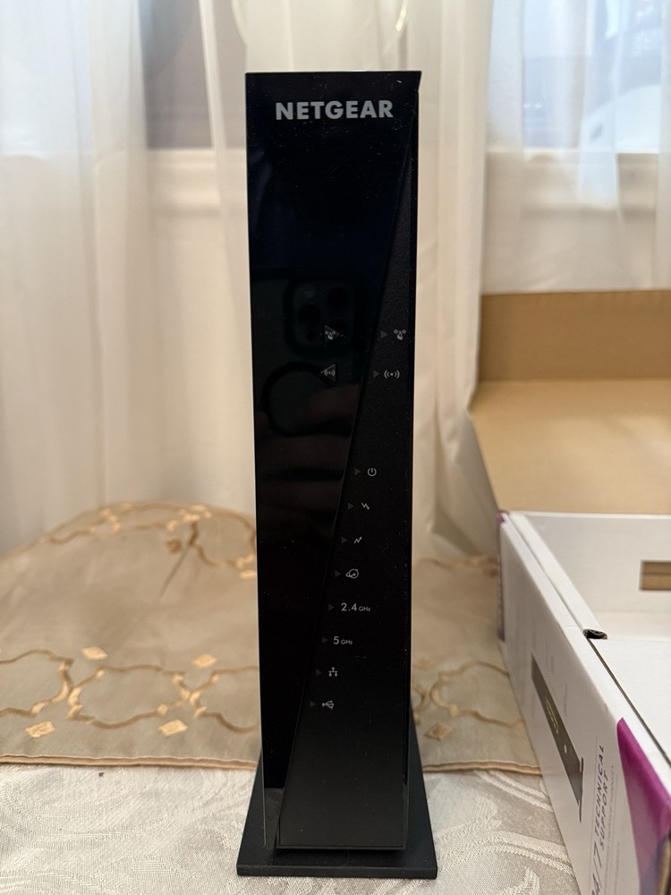 NETGEAR AC1750 Cable Modem Router C6300 DOCSIS 3.0 – Powers On