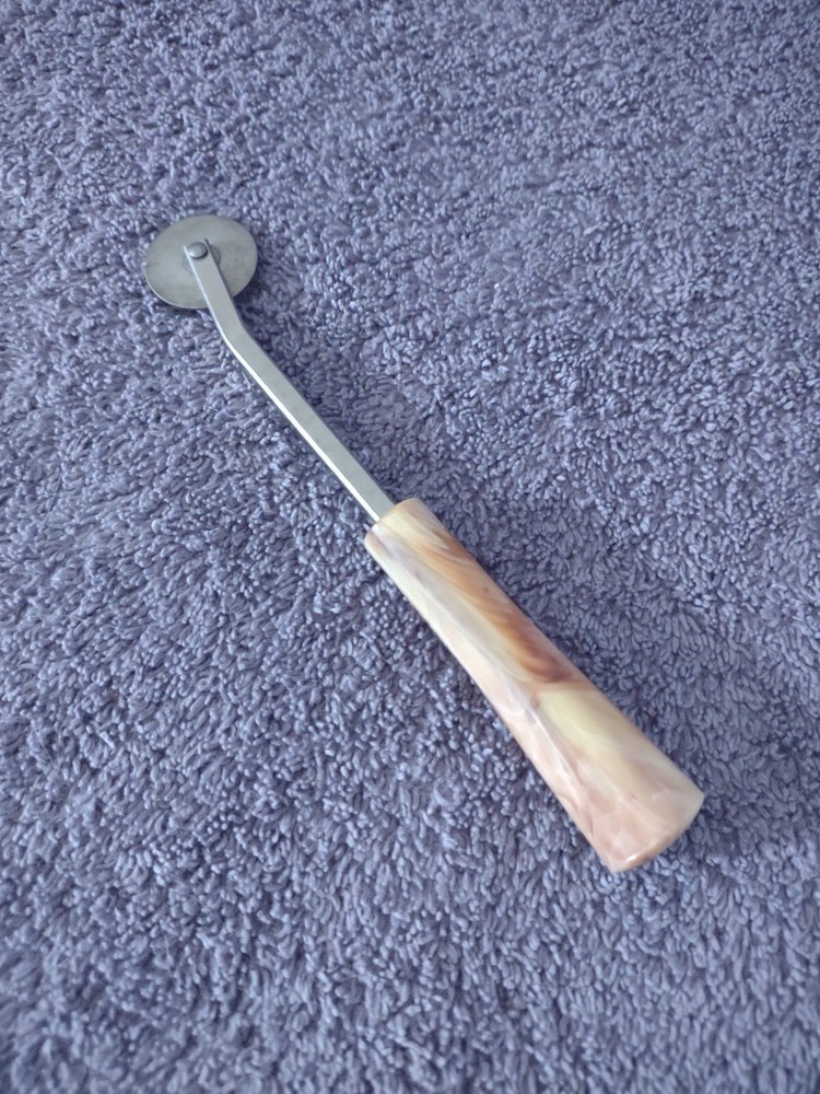 Vintage Dritz Tracing Wheel Bakelite Butterscotch Handle Sewing Pattern Tool 6”